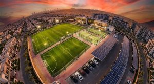 إنشاء الملاعب الرياضية في الإمارات | تنفيذ ملاعب بادل وكرة قدم وأرضيات فينيل – المستقبل السريع